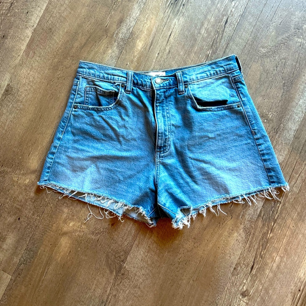 Universal Thread Cutoff Jean Shorts – Size 10 👖☀️